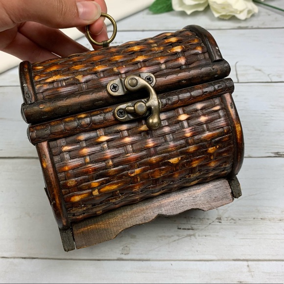 Mini Wooden Basket Weave Latch Hinged Trunk - Picture 6 of 13